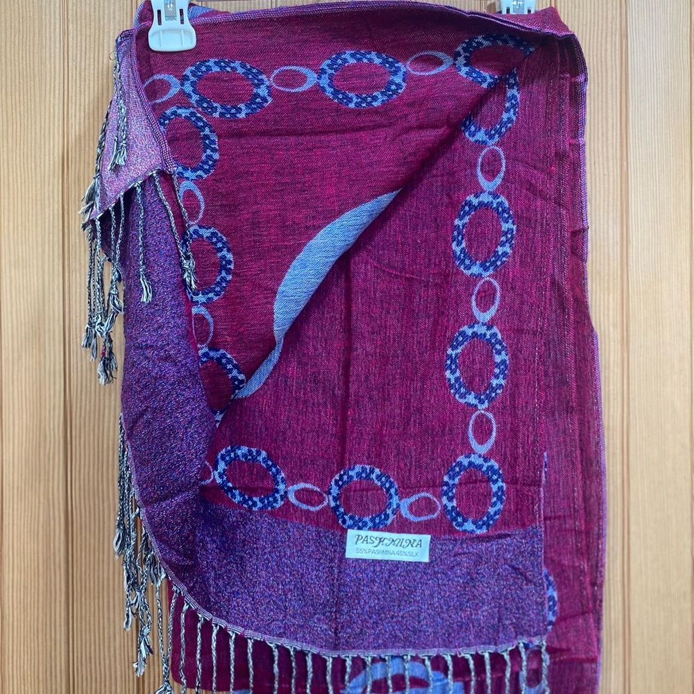 Elegant Burgundy and Navy Scarf 55% Pashmina 45% Silk - Picture 4 of 4